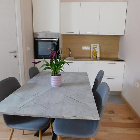 Hisa Limoni Apartment Koper Bagian luar foto